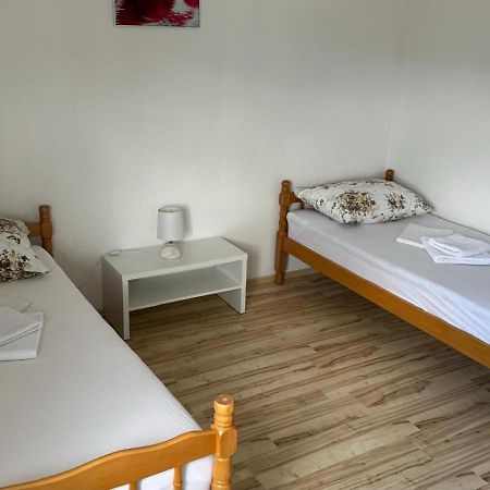 Ferienwohnung Apartman Malekin Prozor Exterior foto